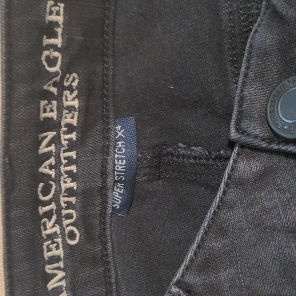 American Eagle Outfitters Women's Distressed Super Stretch Black Jeans. Size 8 R - Picture 2 of 12